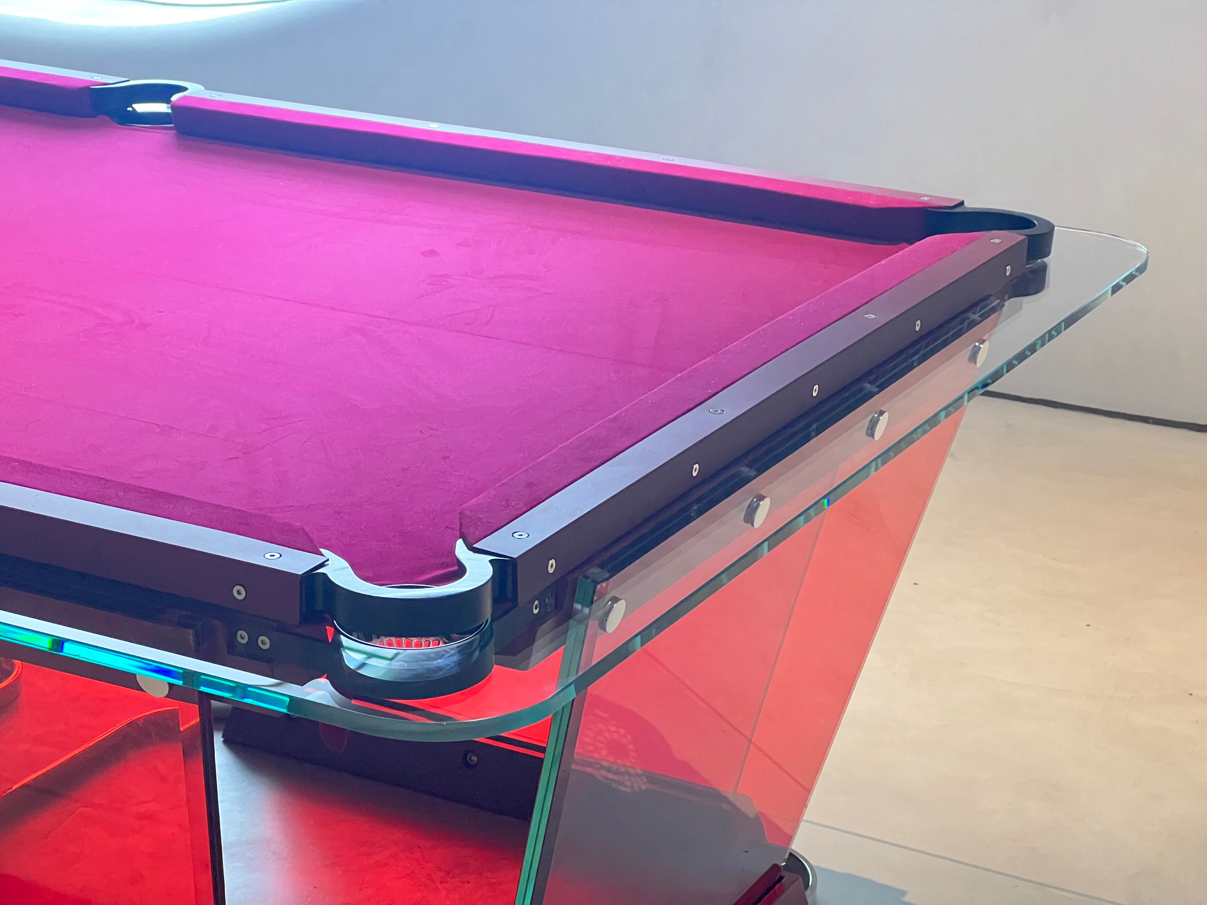 TK GLASS pool table