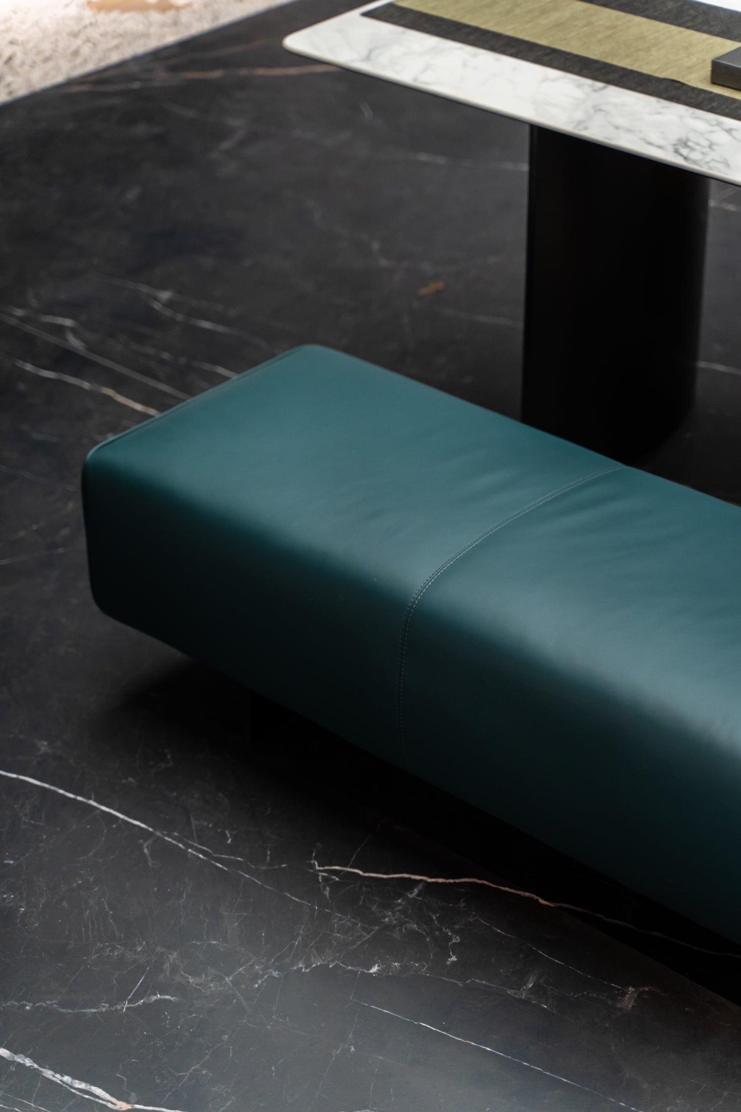 Luxurious Green Leather VD3-2073-1 Footstool VV