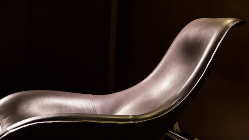 Italian minimalist orange leather lounge chair VE-W1910 Lounge chair