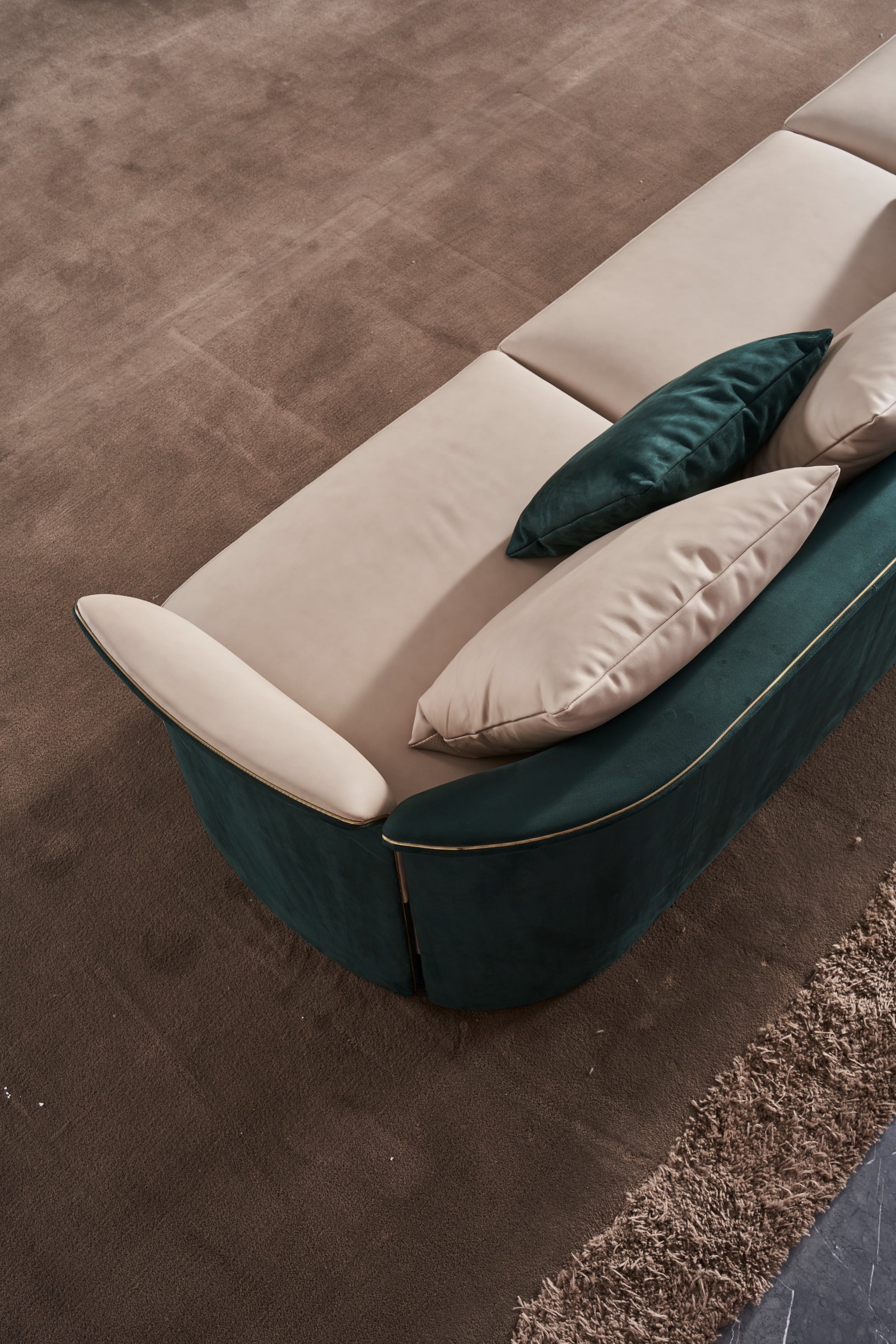 Modern Minimalist A64 Leather Sofa Bentley Style Ramsey Multi-Position Sofa VJ5-2105 - Luxury for Living Room