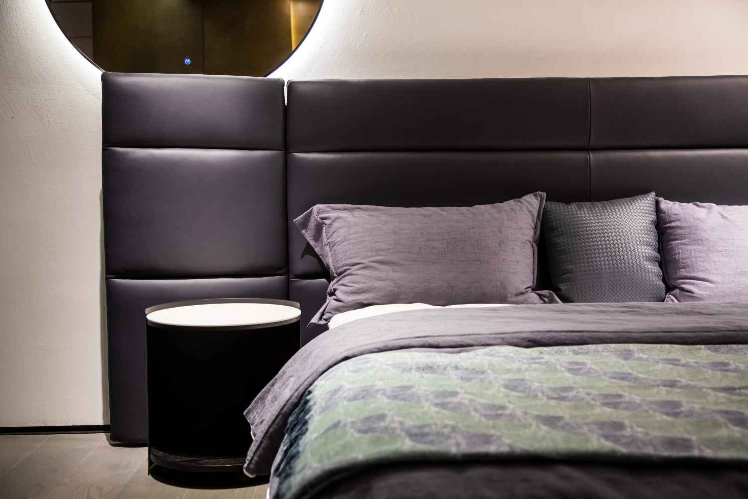 HX-1825-2 bedside table